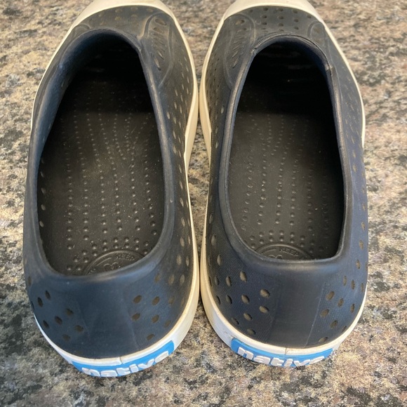 Natives. Youth, size 4 - Picture 2 of 2